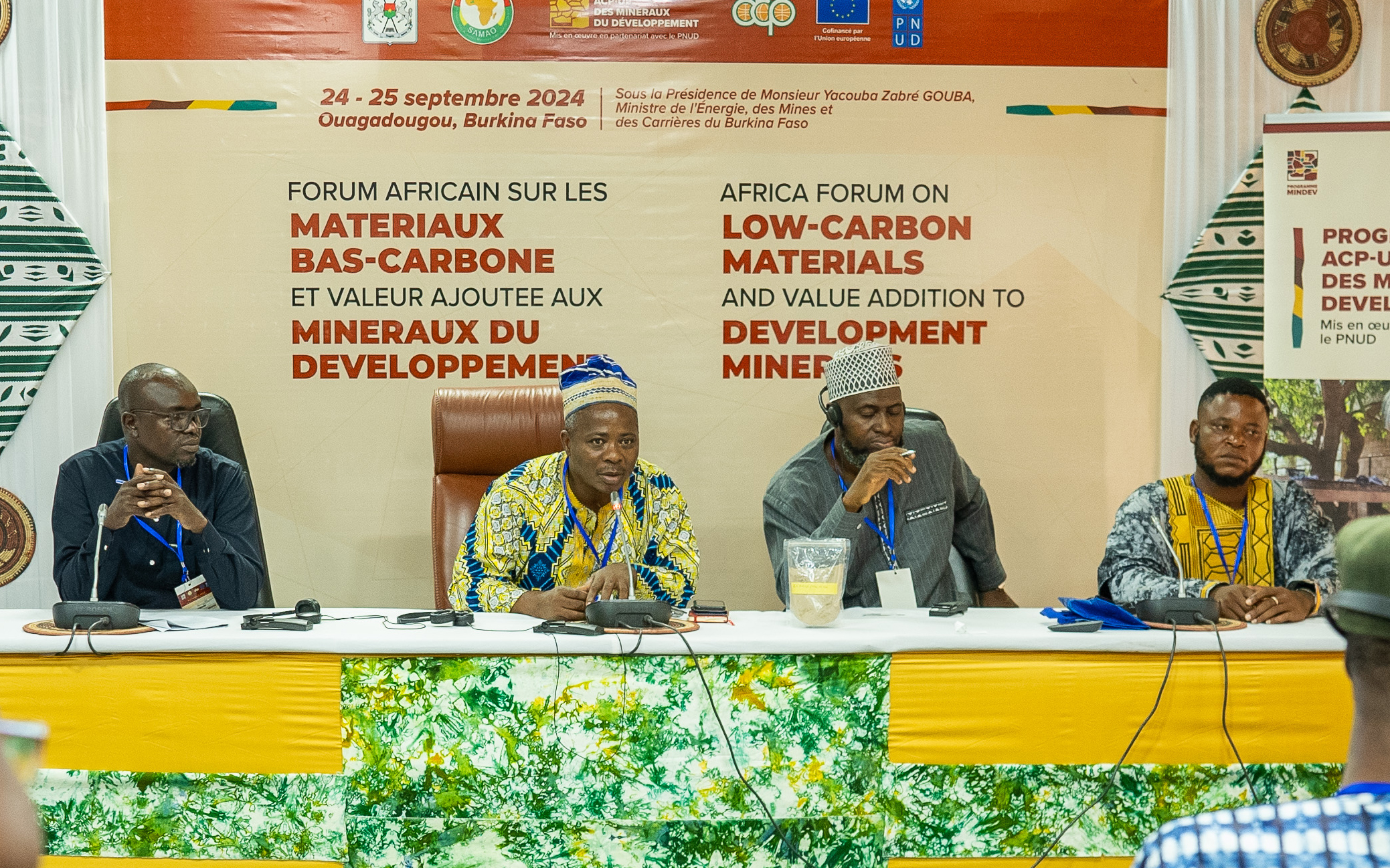 At the Africa Forum on Low-Carbon Materials