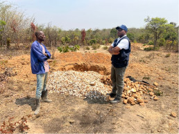 Miner at Zimba Mine in Mufulira sharing his challenges with Mr. Mulongwe Simukali, UNDP Project Specialist, Development Minerals.
