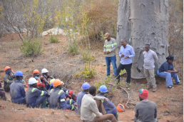 The Mining Commission, in collaboration with the ACP-EU DevMin Programme, conducted onsite training for ASM. The session focused on the critical pillars of responsible mining (Health & Safety (HSE), regulatory compliance, and formalization processes.