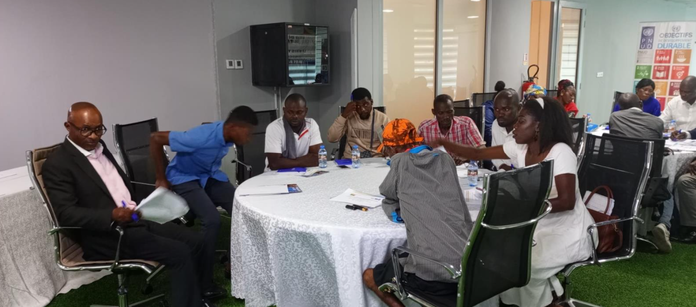 A snapshot of collaborative group work during the training and awareness workshop in Brazzaville (October 2025), where 25 ASM associations engaged in discussions on the benefits of formalization, navigating administrative and legal processes, promoting responsible mining practices, and improving access to financing and markets.