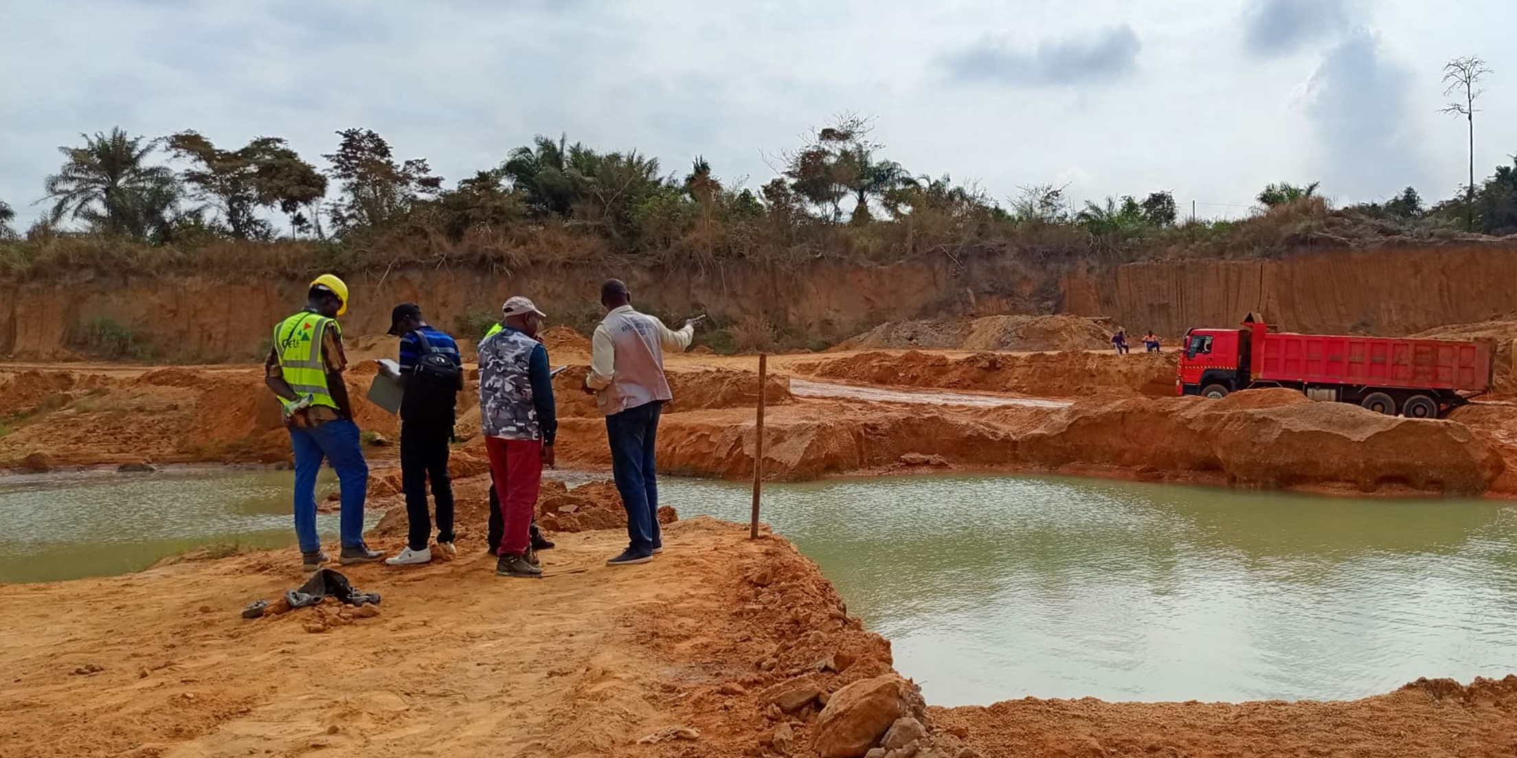 Field data collection at an alluvial gravel quarry site&Acirc;&nbsp;in Kouilou, Republic of Congo, conducted as part of the baseline study.
